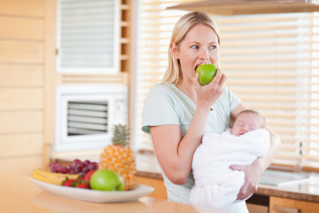 Диета кормящей мамы в первый месяц после родов: основные принципы