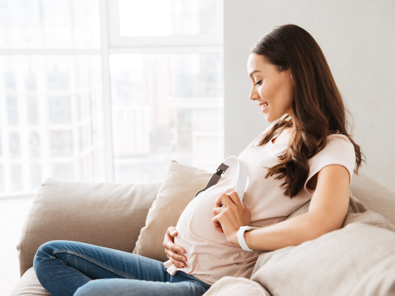 Когда появляются первые шевеления плода при беременности?